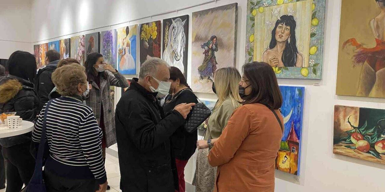 Ataşehir’de “Rengarenk Kadınlar” resim sergisi kapılarını açtı