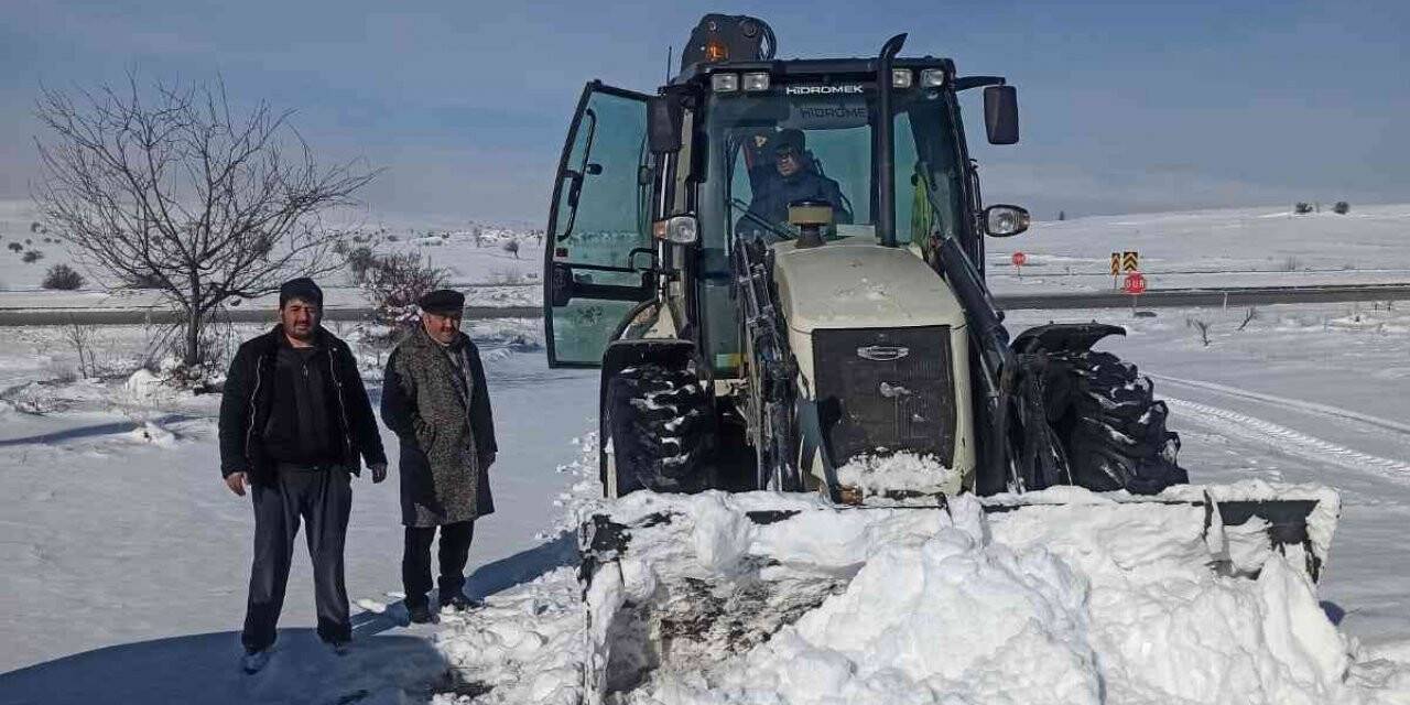 Karla mücadele gece gündüz devam ediyor