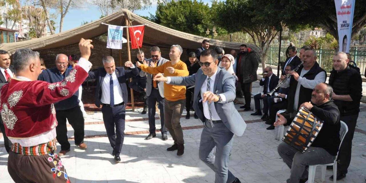 “Silifke’nin Yoğurdu” türküsü ile göbek atıp yoğurt şenliği yaptılar