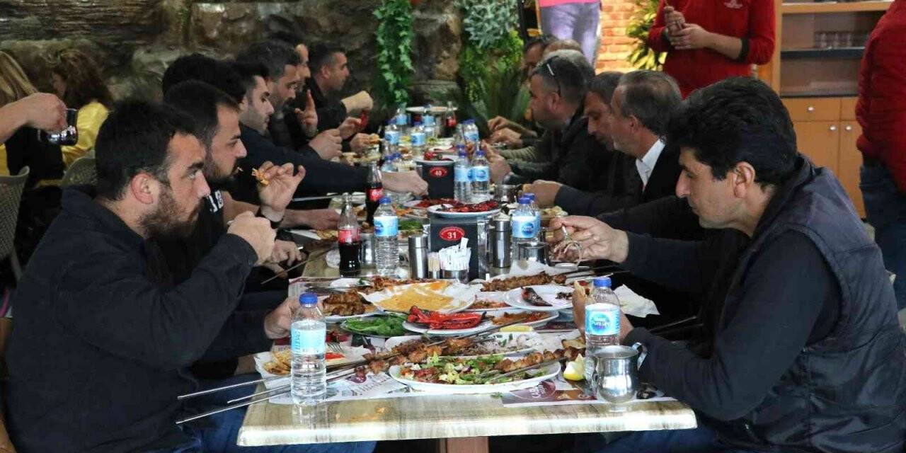 Adanalıların obez olduğu ortaya çıktı, vatandaşlar ‘İyi ki obeziz’ dedi