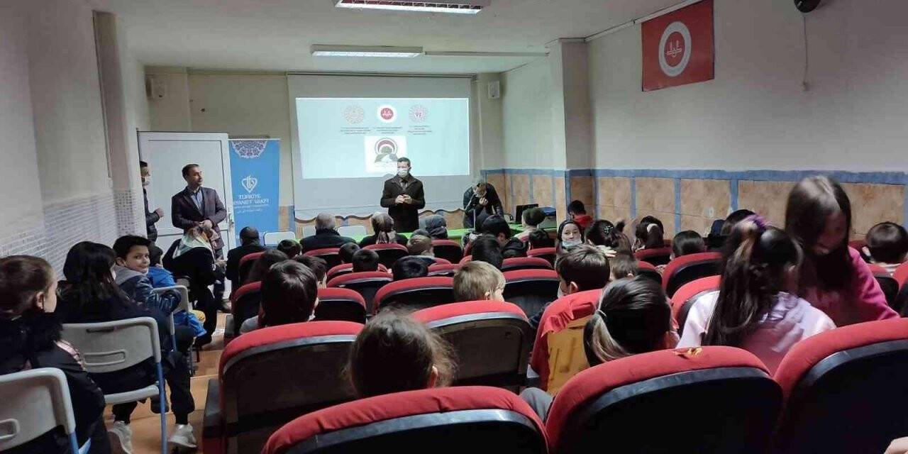 Simav’da “Çevreme Duyarlıyım, Değerlerime Sahip Çıkıyorum" projesi