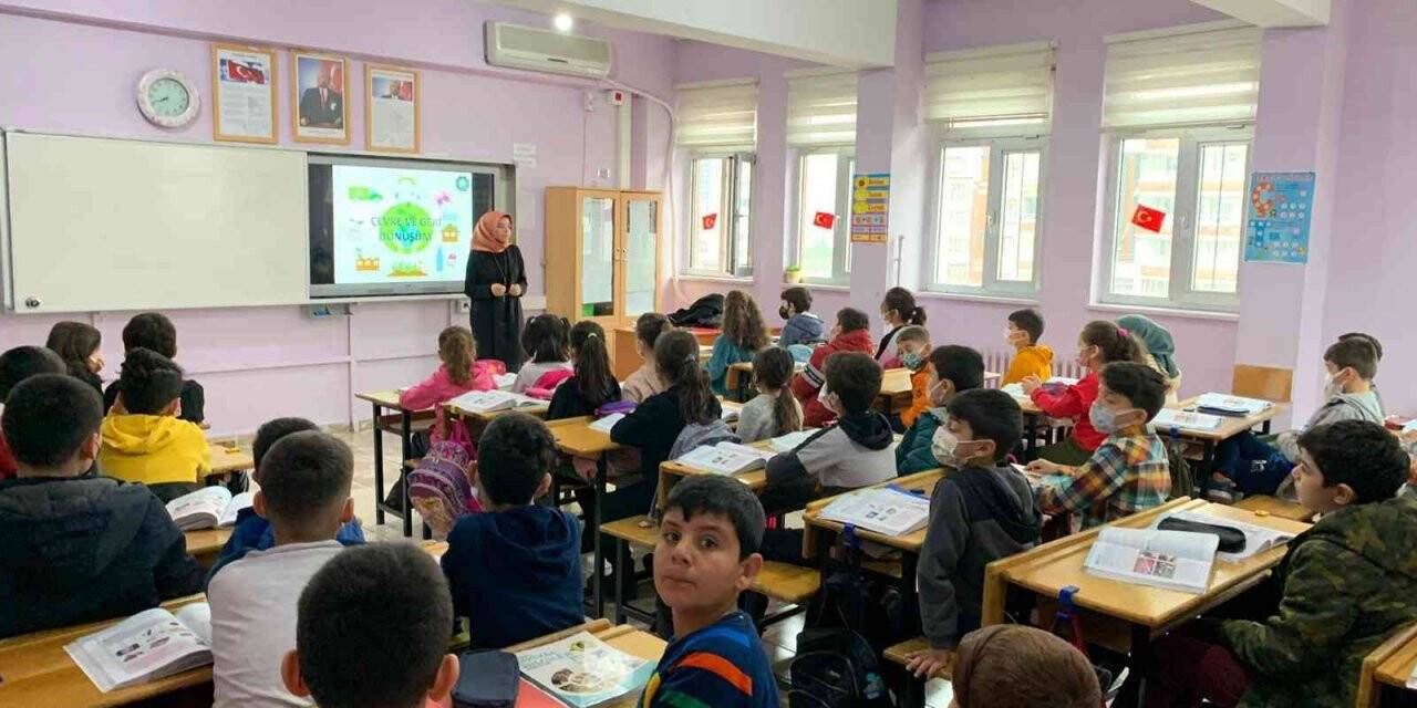 Diyarbakırlı öğrencilere yönelik çevre temizliği eğitimi sürüyor