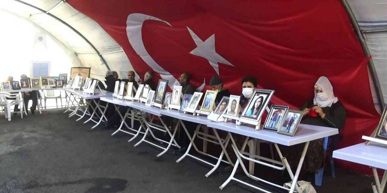 Ailelerin HDP ve PKK’ya karşı direnişi sürüyor