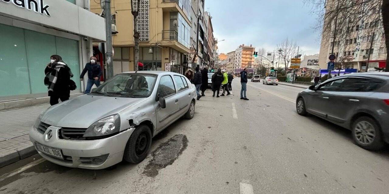 Otomobil ile motosiklet çarpıştı, 1 kişi yaralandı