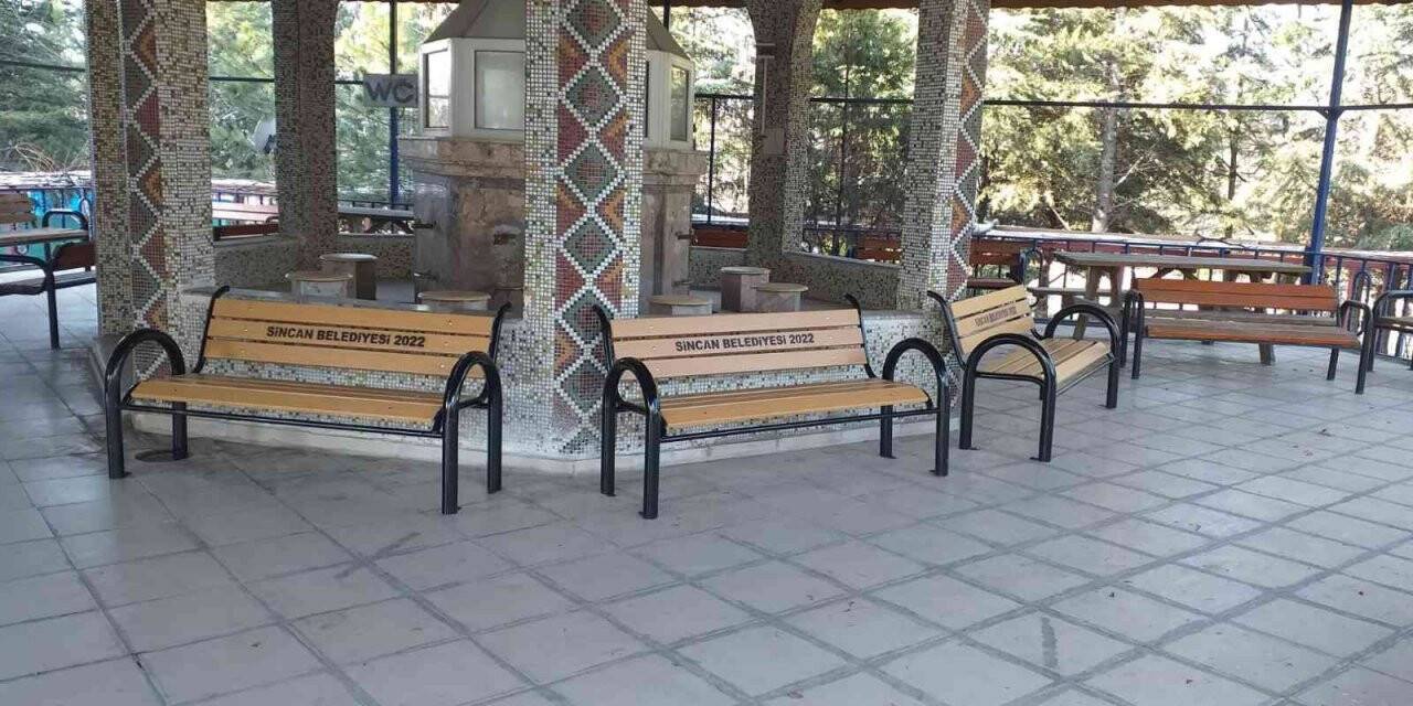 Sincan Belediyesi camilerdeki bankları yeniliyor