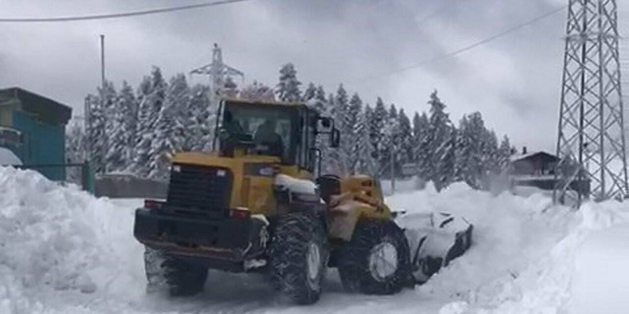 Kastamonu’da yoğun kar yağışının kapattığı 281 köy yolu ulaşıma açıldı