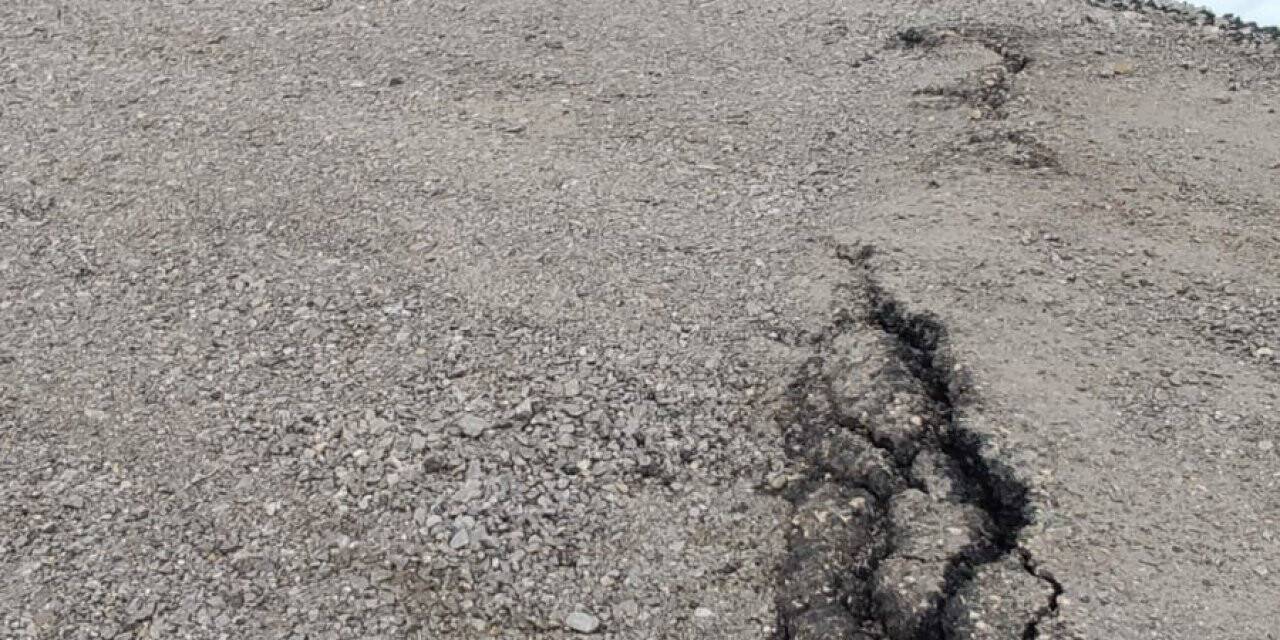 Kastamonu’da eriyen kar heyelana sebep oldu