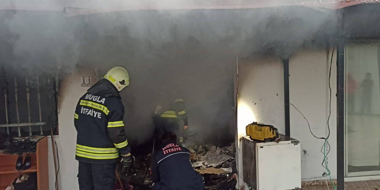 Bodrum’da yanan ev kullanılamaz hale geldi