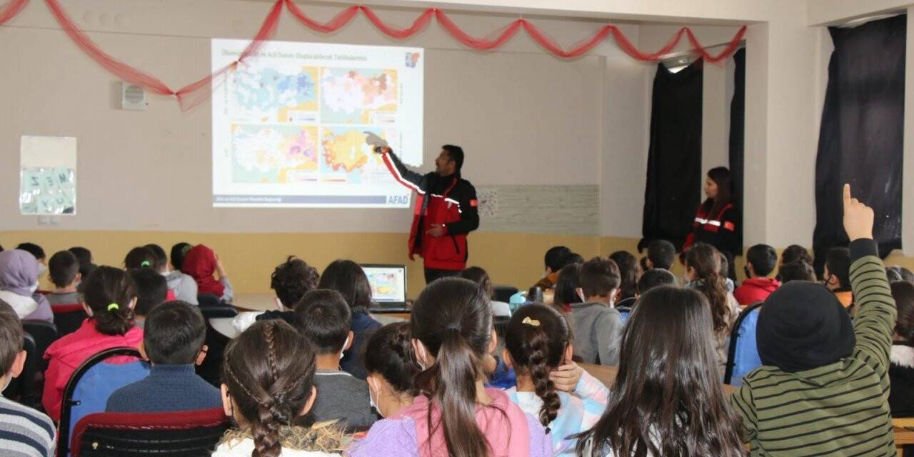 Edremit Belediyesinden deprem tatbikatı