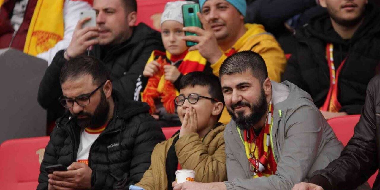 Spor Toto Süper Lig: Göztepe: 1 - Kasımpaşa: 1 (İlk yarı)