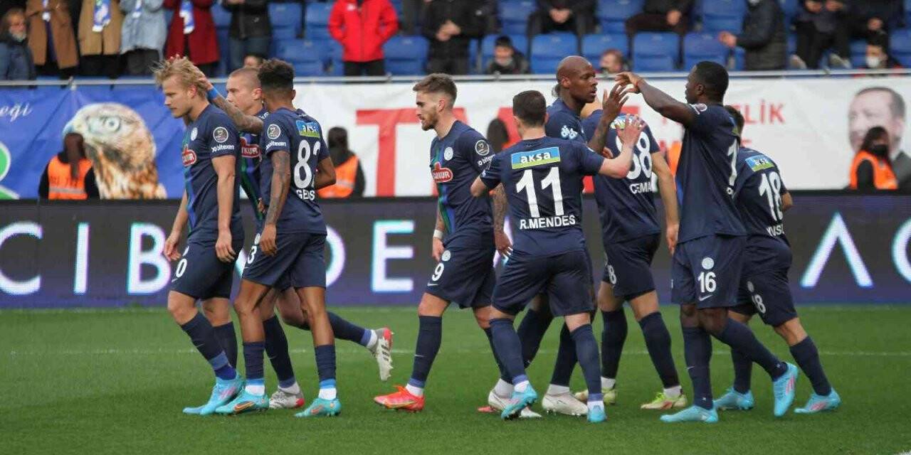 Spor Toto Süper Lig: Çaykur Rizespor: 1 - GZT Giresunspor:1 (İlk yarı)
