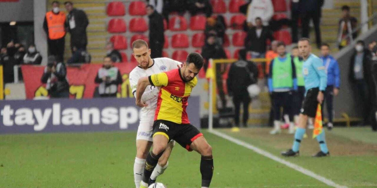 Spor Toto Süper Lig: Göztepe: 2 - Kasımpaşa: 3 (Maç sonucu)