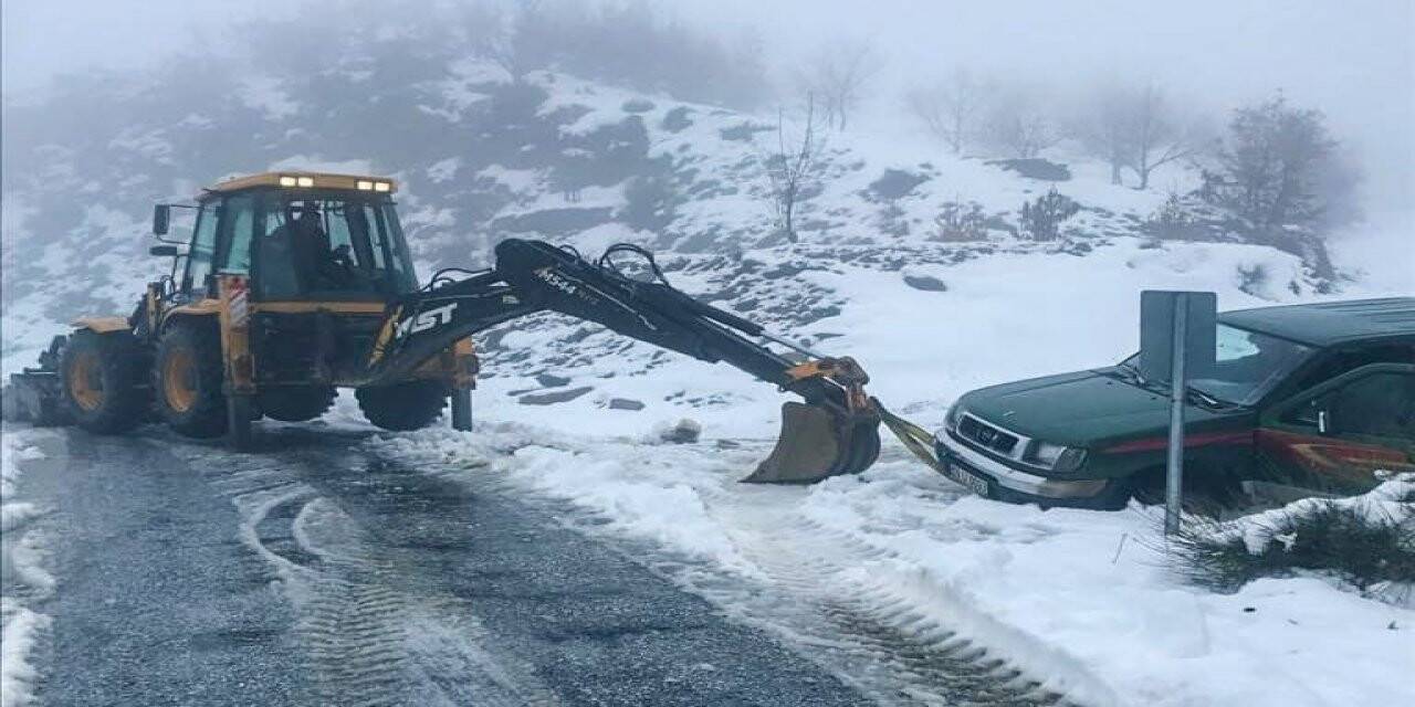 Köşk Belediyesi, mahsur kalan vatandaşların imdadına yetişti