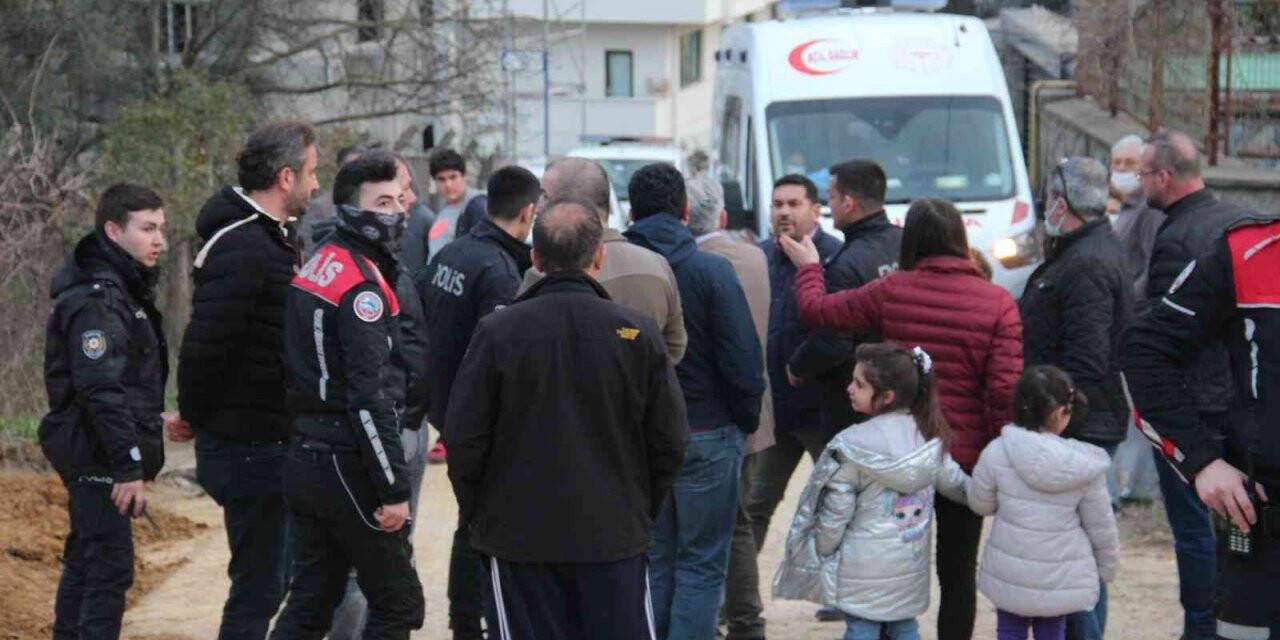 İstinat duvarı çöktü, vatandaşlar büyük korku yaşadı