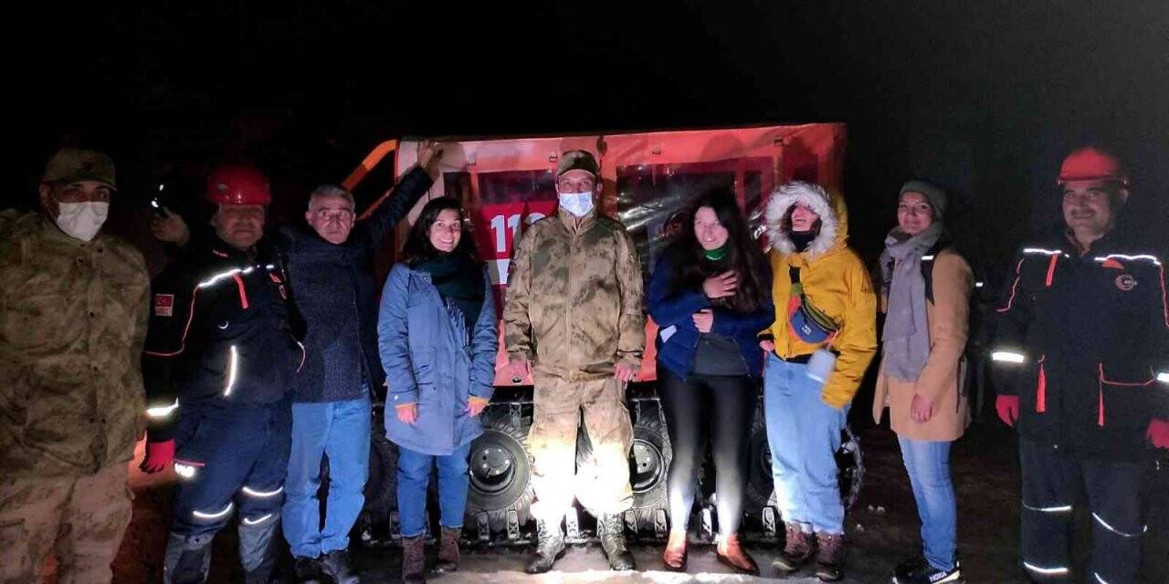 Nemrut Dağı’nda 8 turist mahsur kaldı