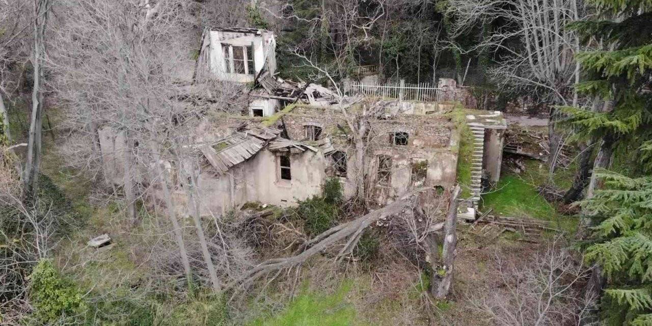 Maltepe’de Süreyya Paşa’nın kurumlara bağışladığı tarihi köşk harabeye döndü