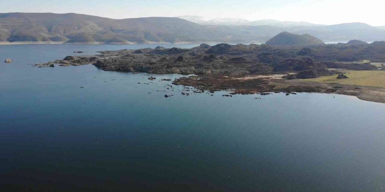 Manisa Demirköprü Barajı’nda su seviyesi eksi 1,40 seviyelerine yükseldi