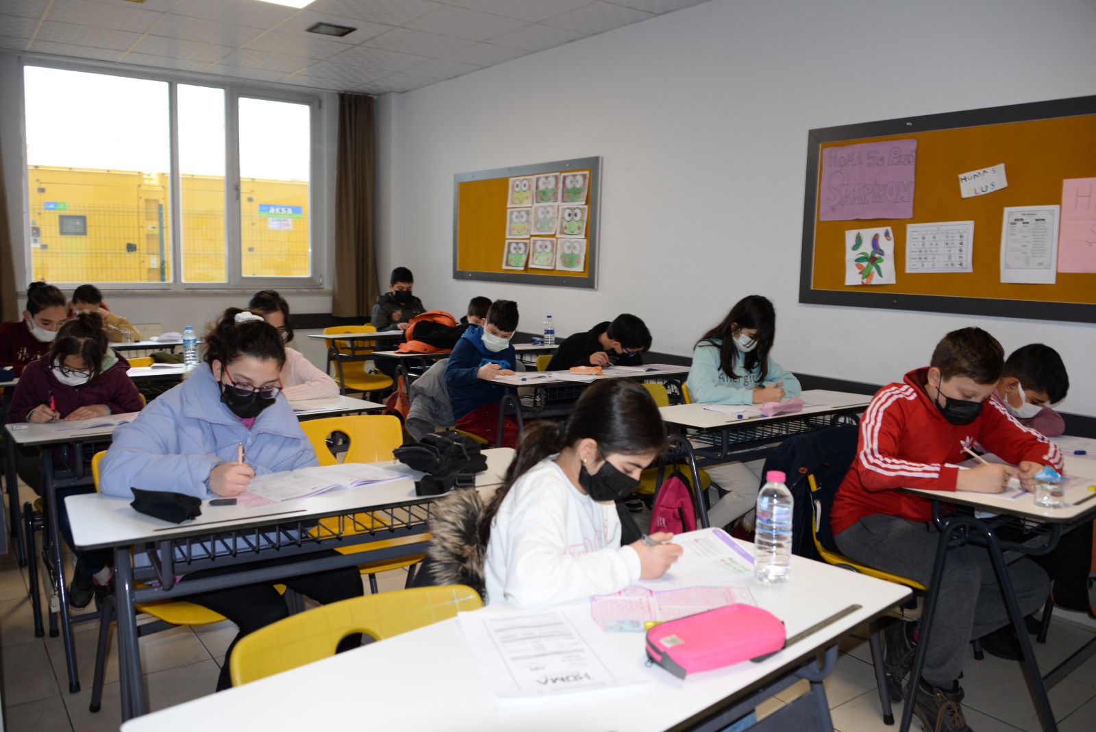 Hüma Okulları'nda bursluluk sınavına yoğun İlgi