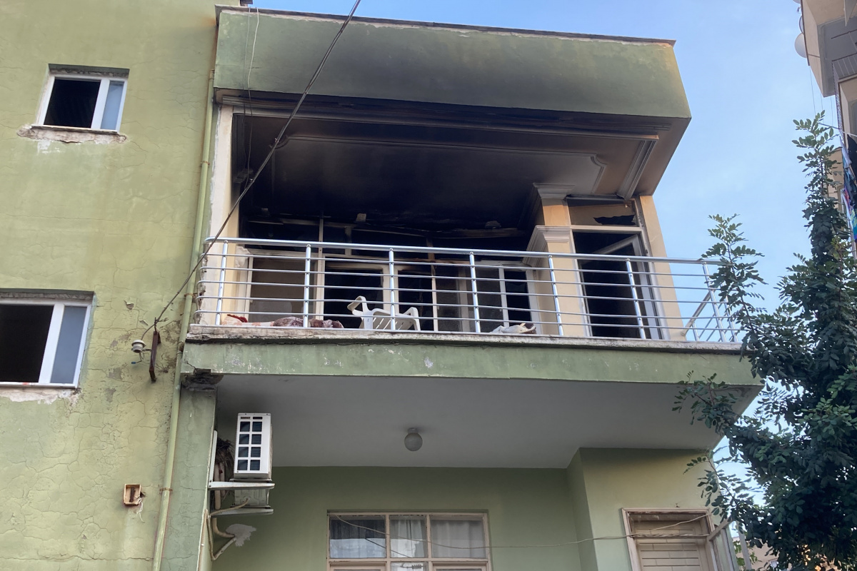 Mersin'de ev yangını: Birçok eşya küle döndü