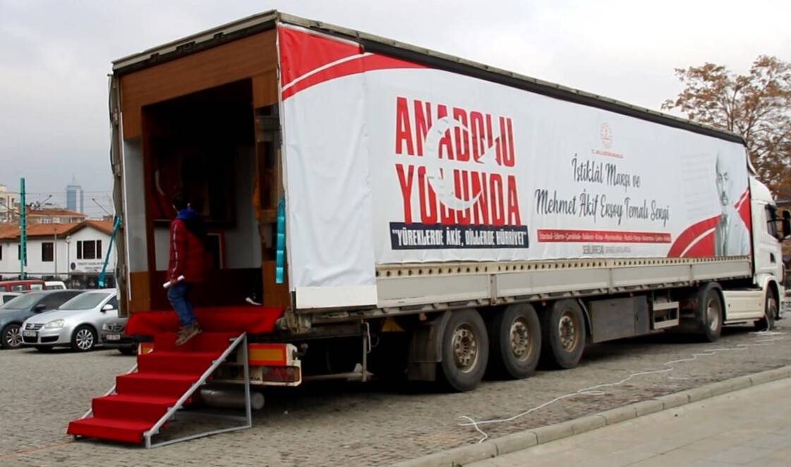 "İstiklal Marşı ve Mehmet Akif Ersoy" sergi tırı Konya'da