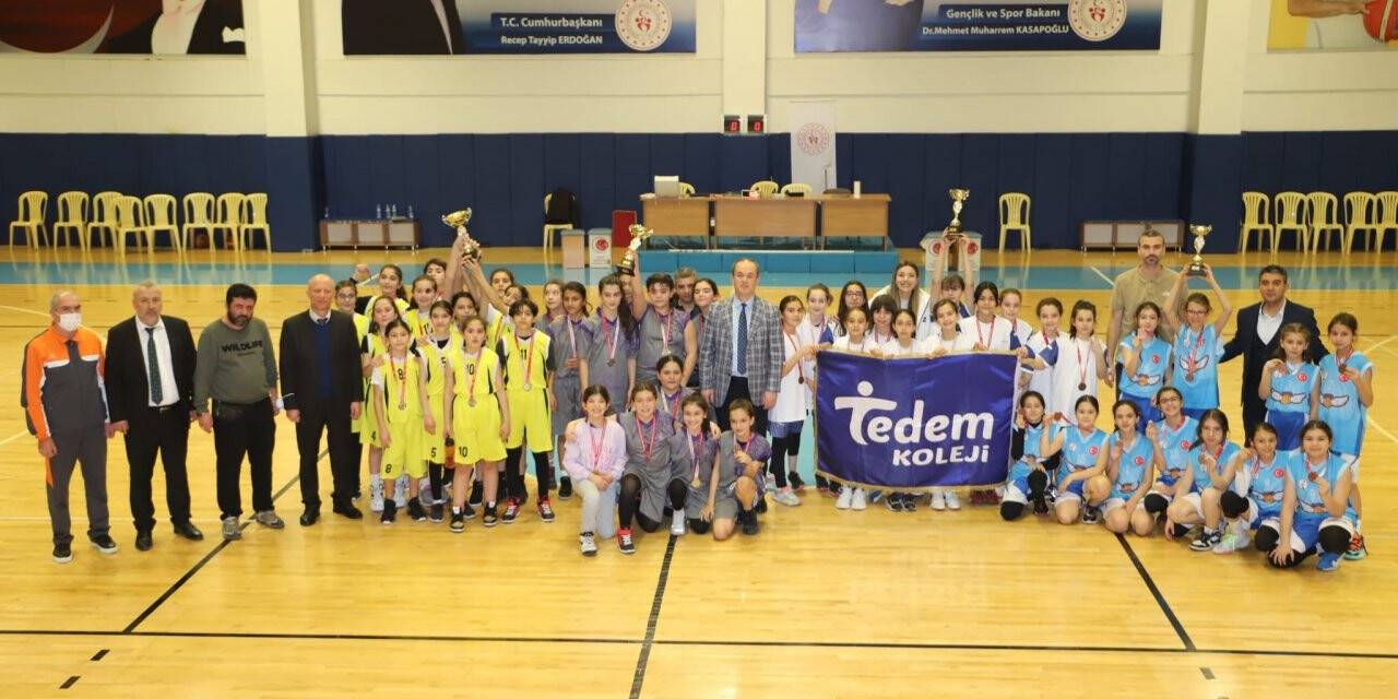 Küçük Kızlar Basketbolda heyecan sona erdi