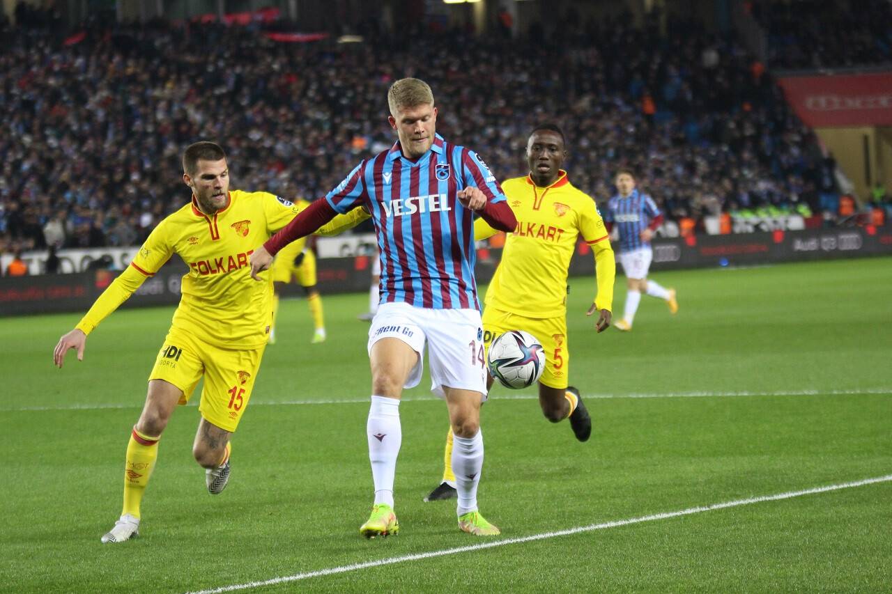 Spor Toto Süper Lig: Trabzonspor: 2 - Göztepe: 2 (İlk yarı)