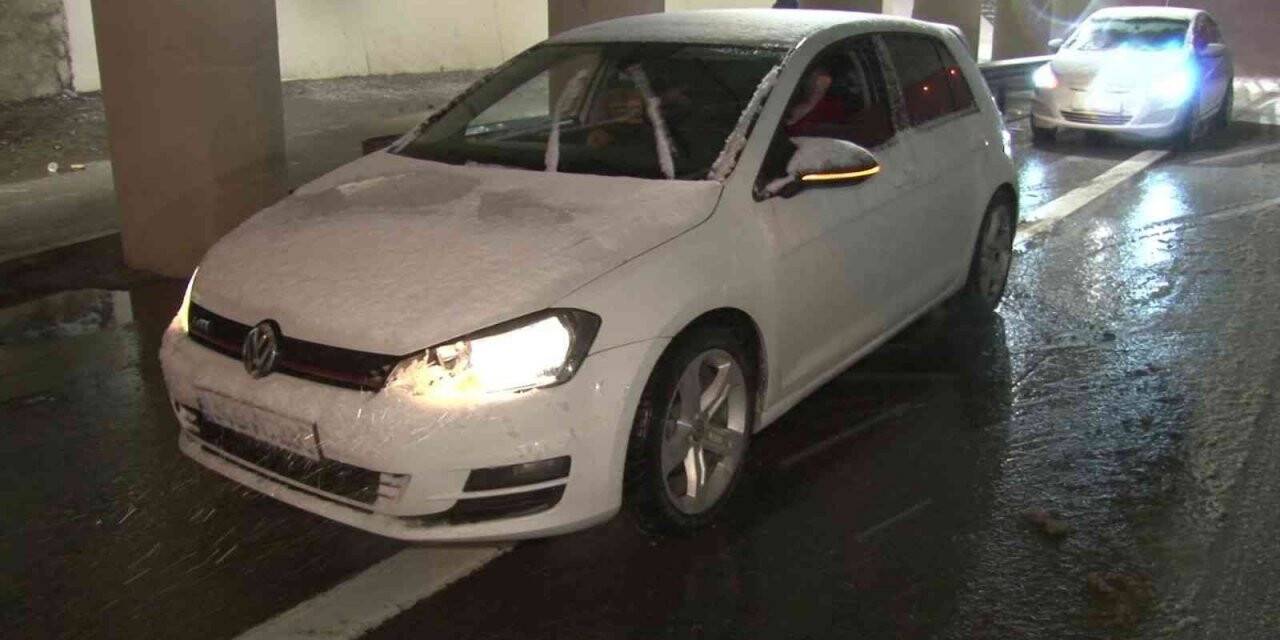 Üsküdar D-100 karayolu kara teslim oldu, sürücüler zor anlar yaşadı