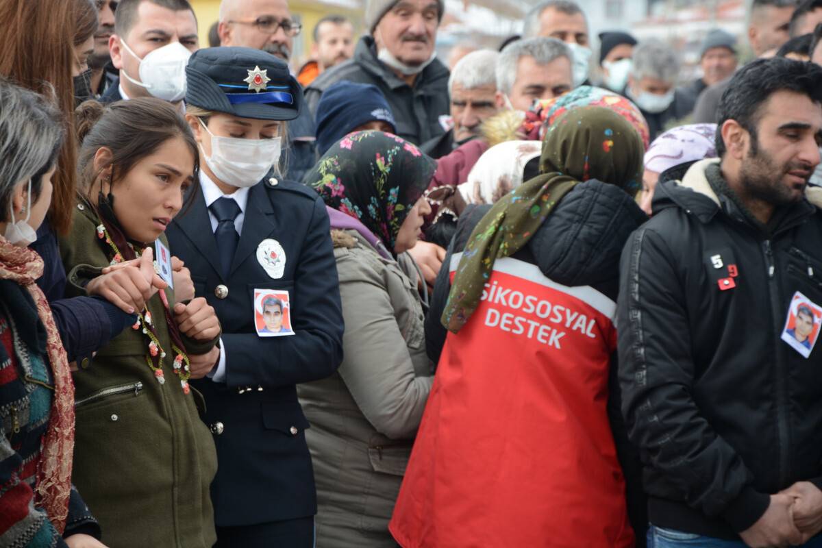 Balıkesir'de şehit polis son yolculuğuna uğurlandı
