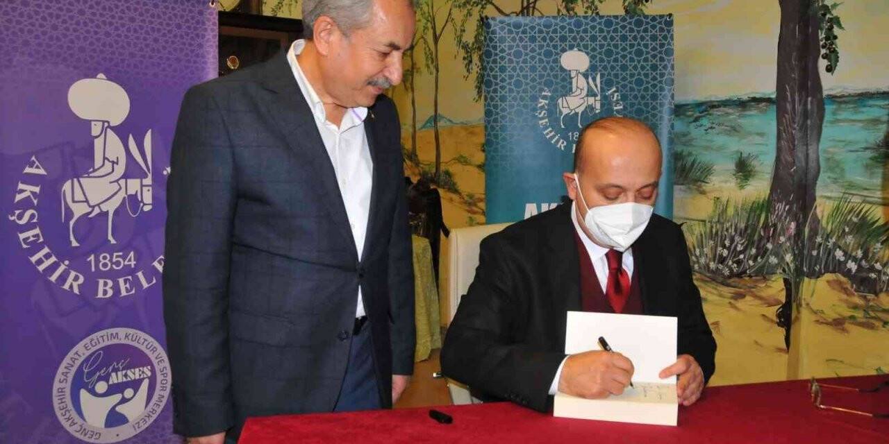 Eski Başbakan Yardımcısı Akdoğan’dan söyleşi ve imza günü