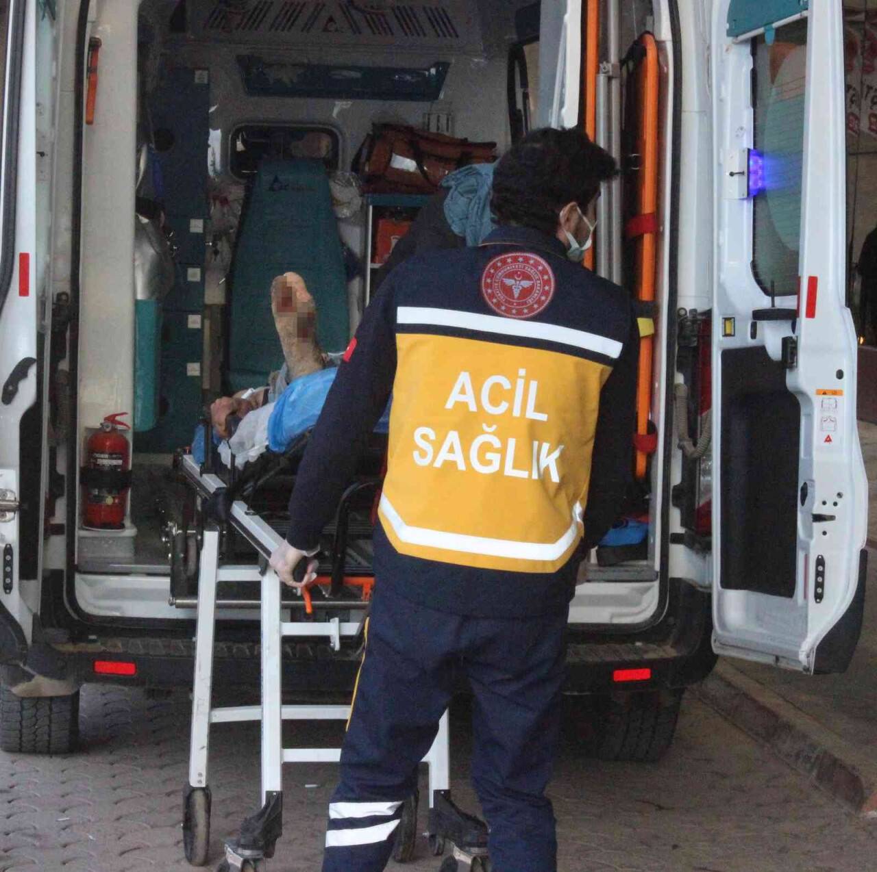 Türkiye’ye kaçak geçiş yapmak isterken mayına bastı