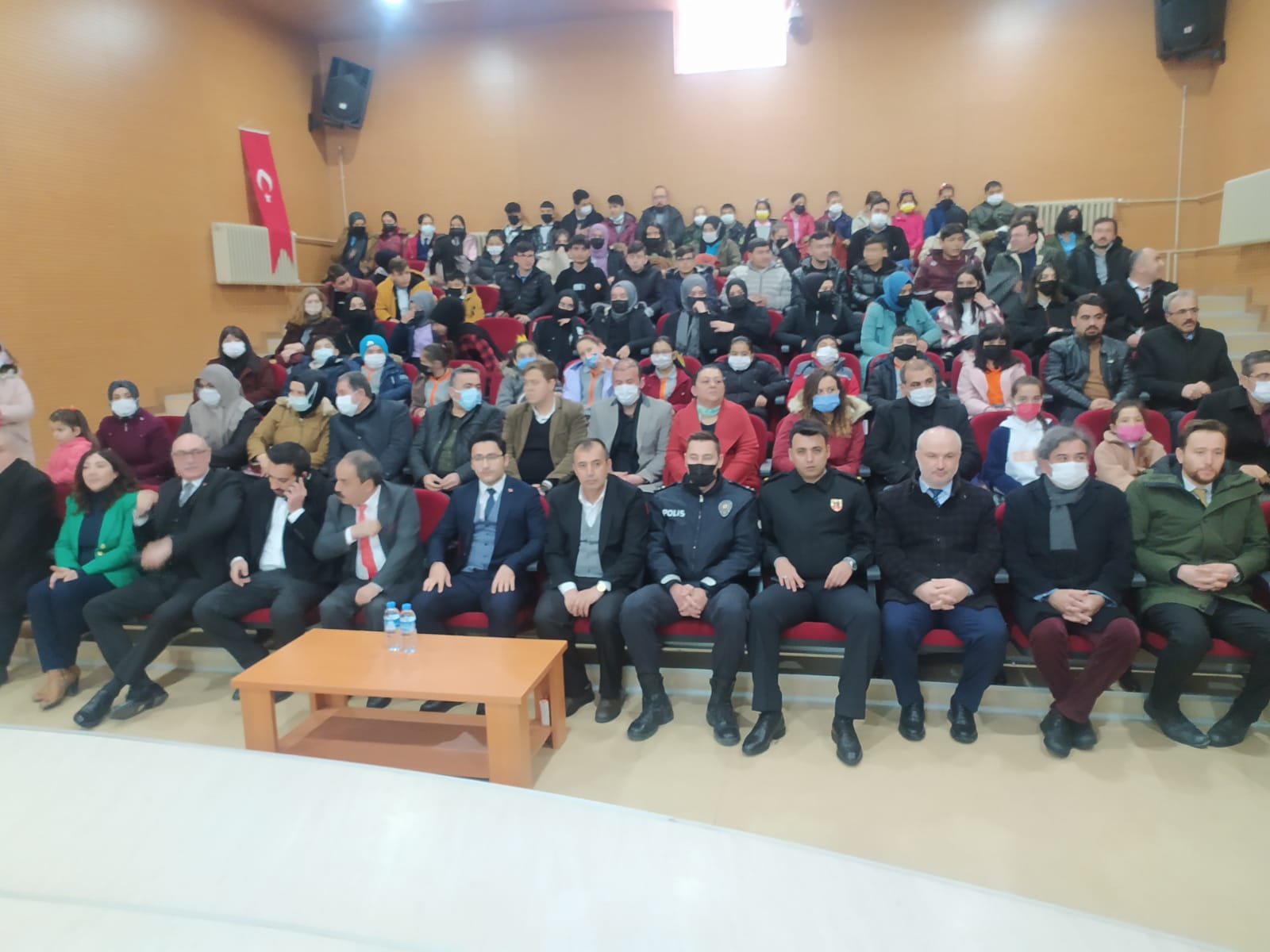 Yunak'ta İstiklâl Marşı'nı Ezbere Güzel Okuma Yarışması düzenlendi