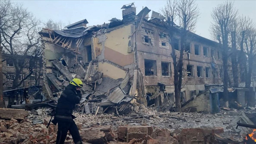 Rusların vurduğu Mariupol’de 2 bin 500 kişi öldü