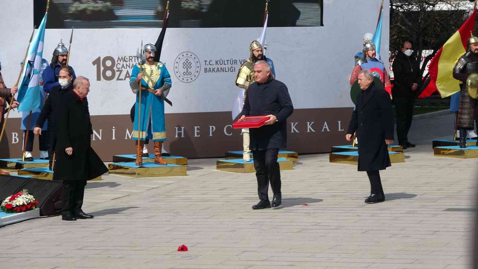 129 yıllık Osmanlı sancağı devir teslim töreni yapıldı