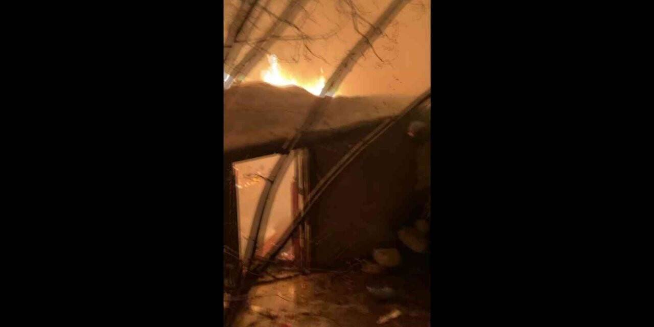 Ahırda çıkan yangında 8 büyükbaş hayvan telef oldu