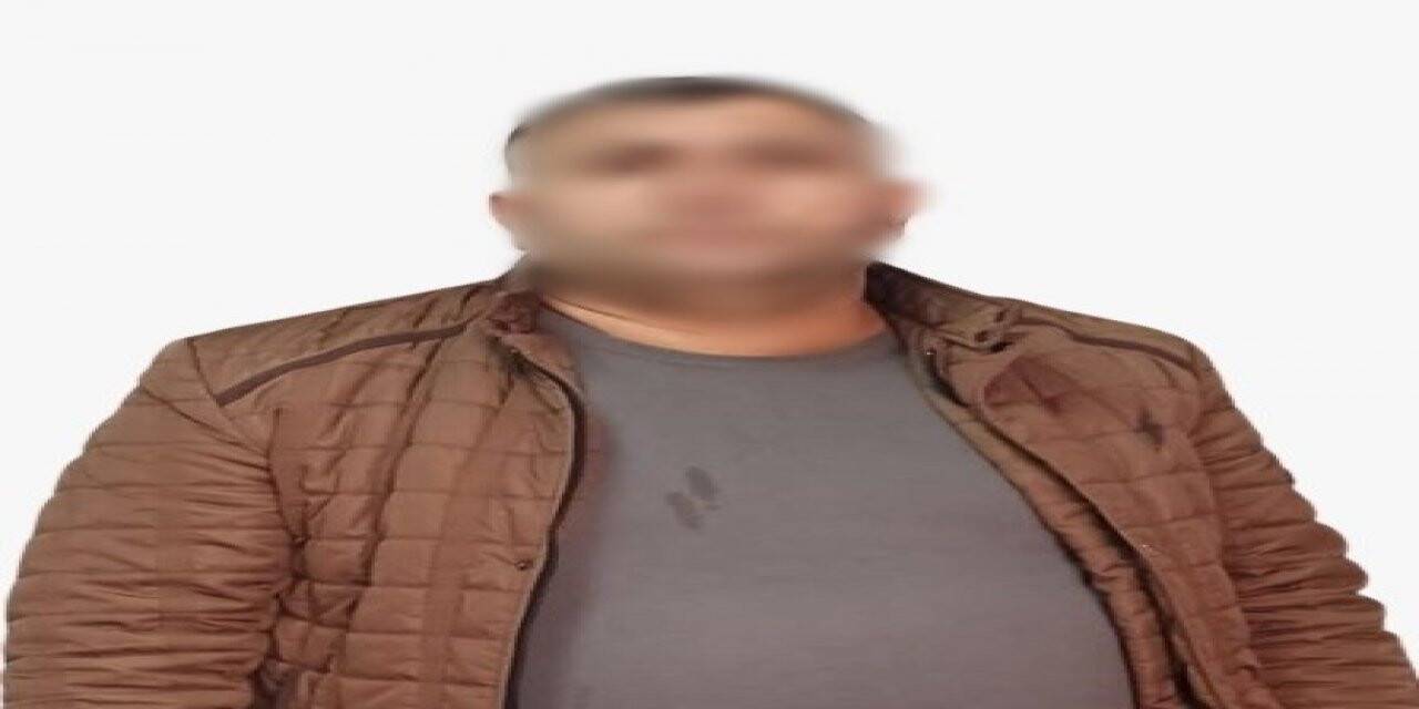 ATM’den para çekmek isteyen yaşlıları "yardım" bahanesiyle tuzağa düşüren dolandırıcı son işinde suçüstü yakalandı