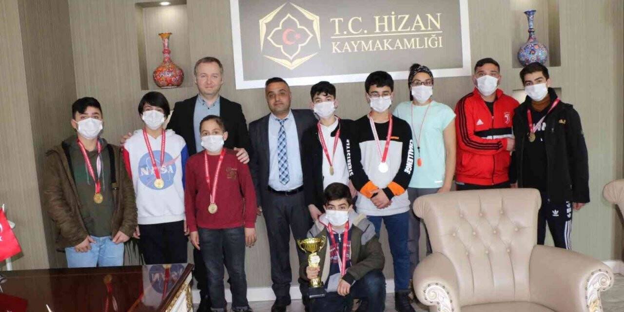 Minik pehlivanlardan Kaymakam Yelek’e ziyaret