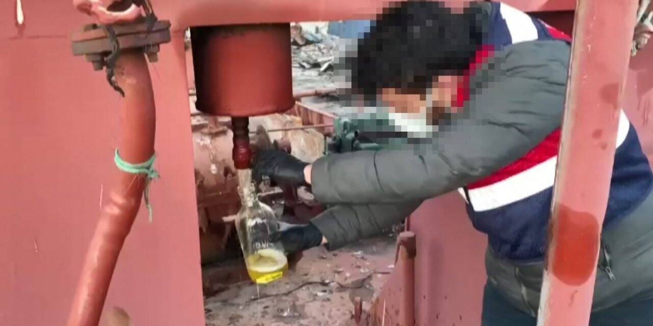 Jandarmanın düzenlediği operasyonda 55 bin litre kaçak akaryakıt ele geçirildi