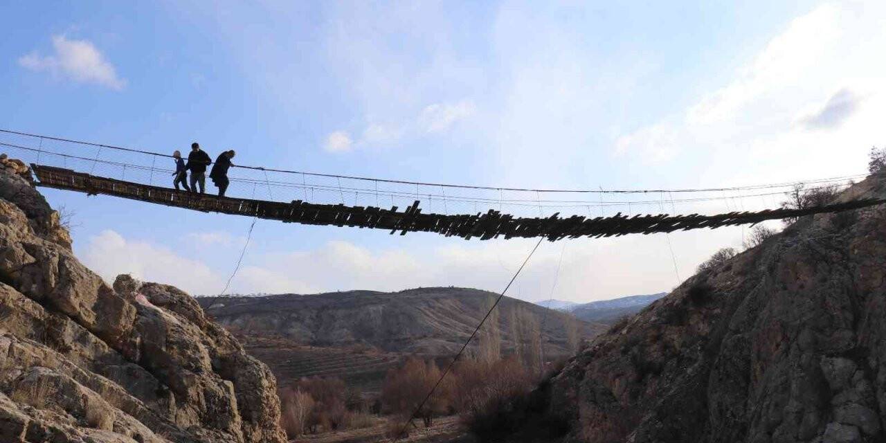 Bu köprüden geçmek yürek ister