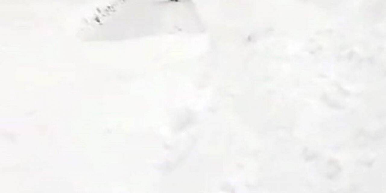 Trabzon-Bayburt karayoluna çığ düştü