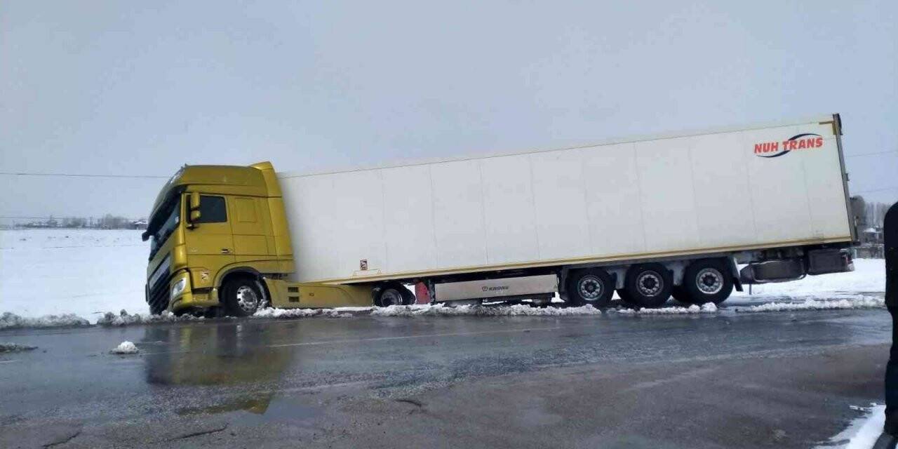 Kar yağışı kazaları beraberinde getirdi