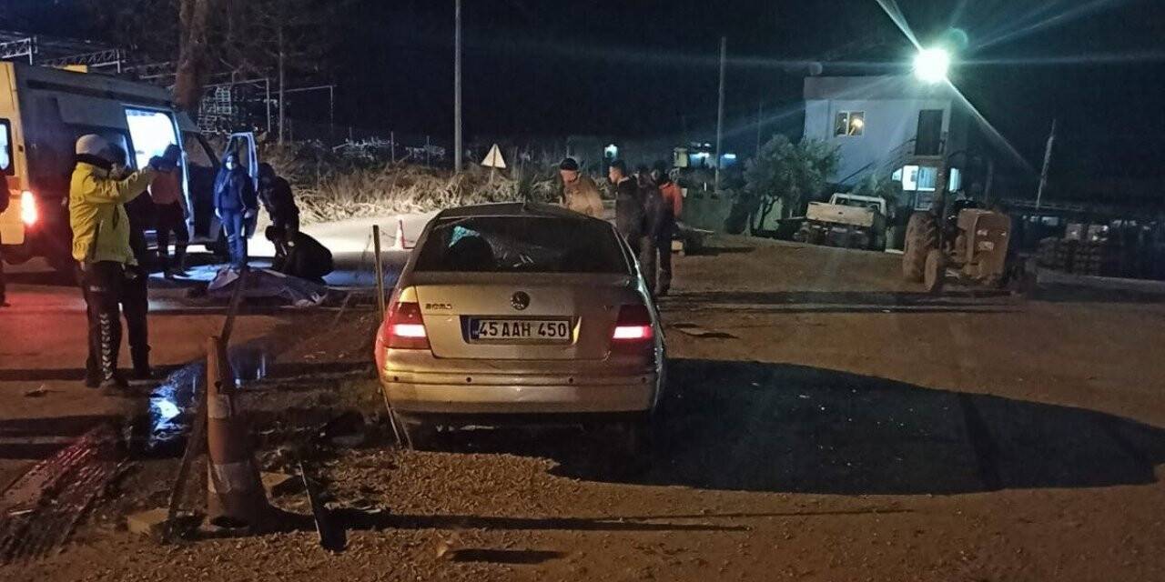 Manisa’da refüje çarpan otomobil takla attı: 1 ölü