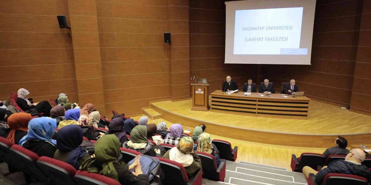 GAÜN’de “Etkili Arapça öğretme - öğrenme teknikleri anlatıldı