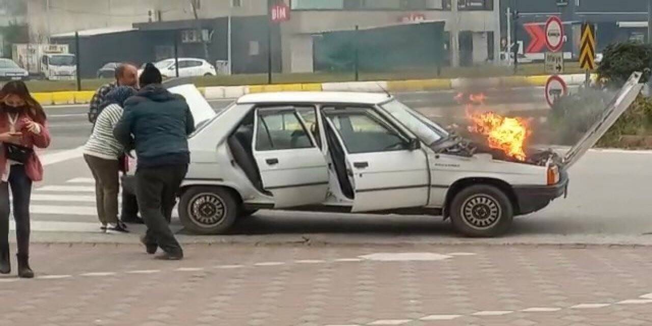 LPG’li araç alev aldı, korku dolu dakikalar kameralara yansıdı