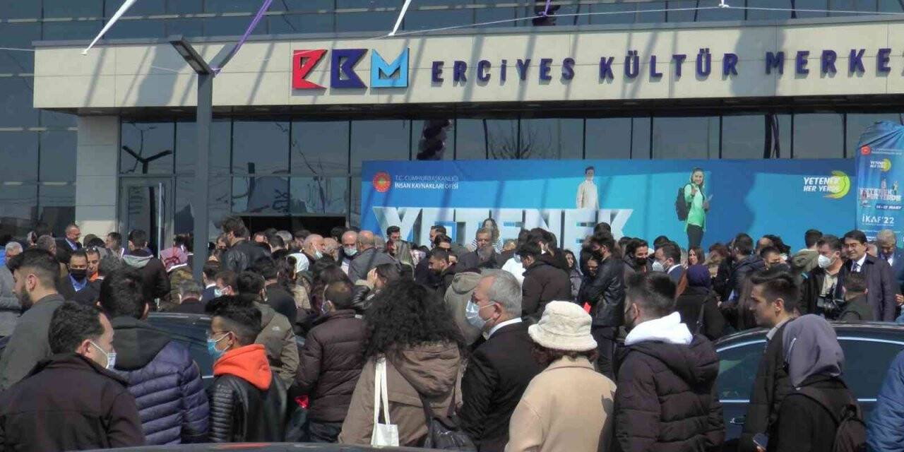 İKAF’22 Erciyes Kültür Merkezi’nde açıldı