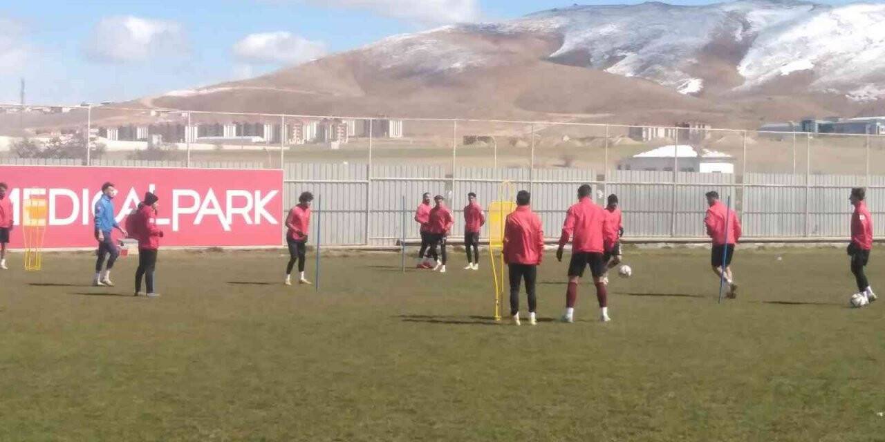 Elazığspor tam kadro çalıştı
