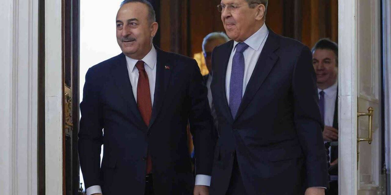 Bakan Çavuşoğlu, Moskova’da Rus mevkidaşı Lavrov ile görüştü