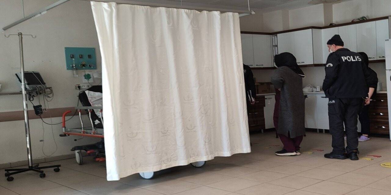 Yakmak istediği soba parlayınca hastanelik oldu