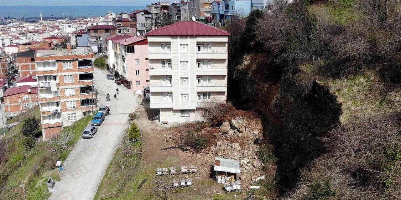 Heyelan nedeniyle boşaltılan 5 katlı binada yeni gelişme