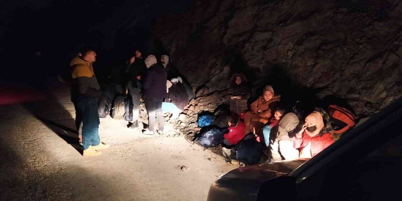 Fethiye’de 23 düzensiz göçmen yakalandı