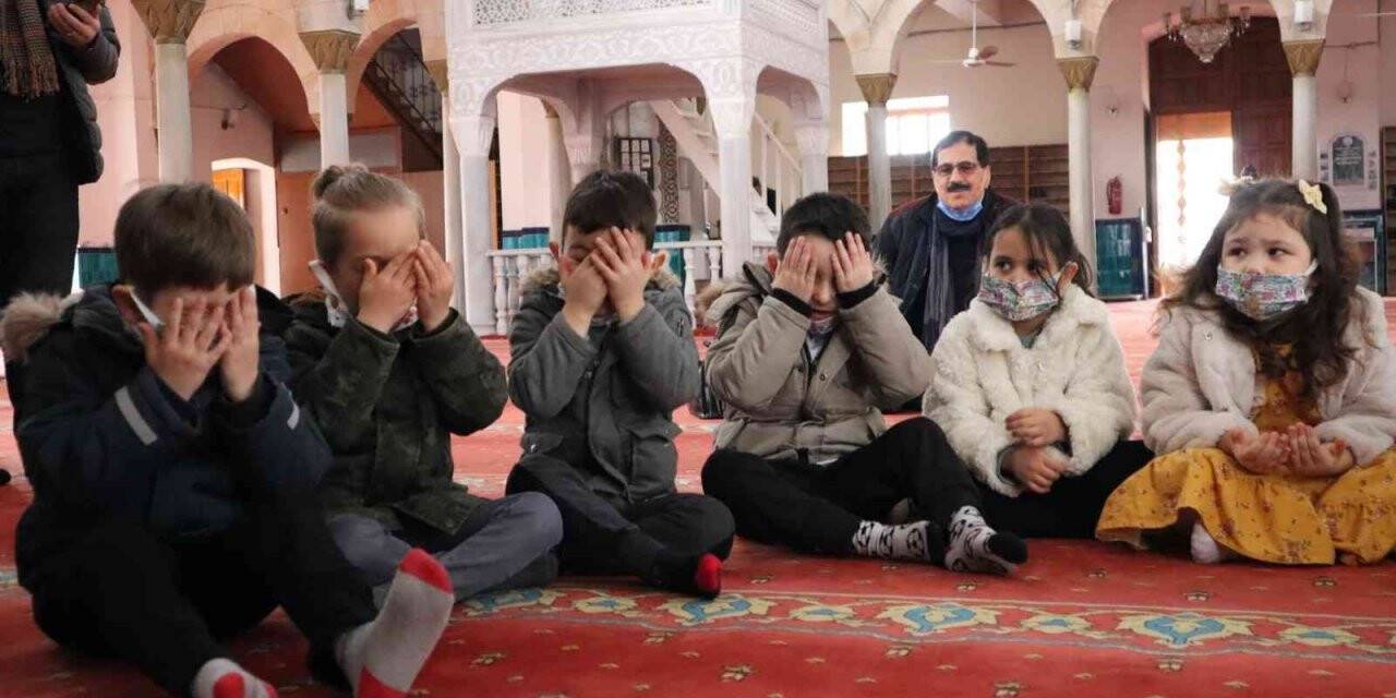 Cami çocuk sesleri ile şenlendi